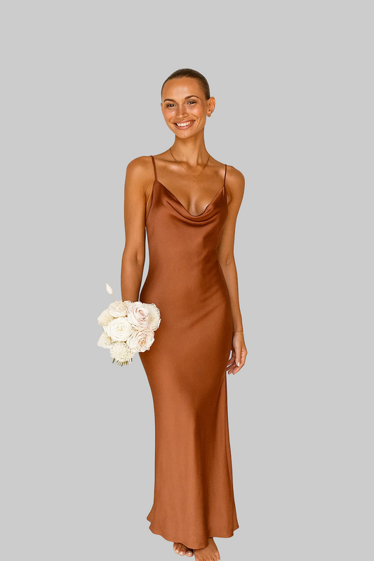 Aurelia | Lyxig satin Maxiklänning