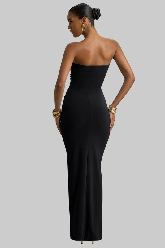 Astrielle | Lång svart klänning Med Hjärtformad Halsringning Draperad